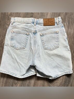 Vintage 90’s Calvin Klein 4.5” inseam denim shorts